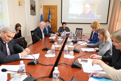 Парламентарии настаивают на увеличении финансирования мероприятий по обеспечению детей-сирот жильем 